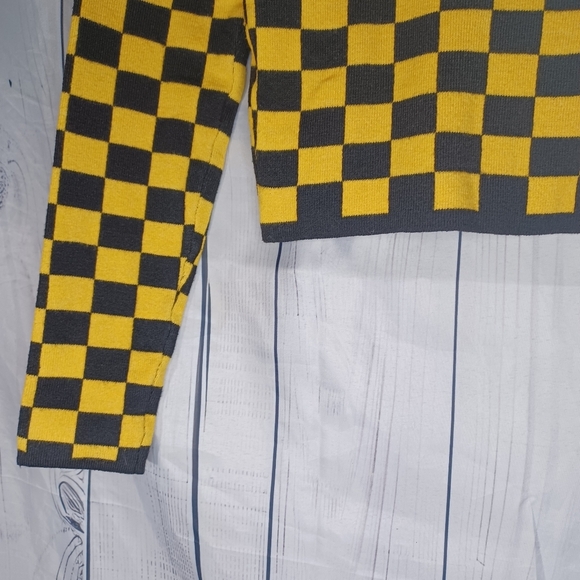Forever 21 Checkered Black and Yellow Women's Cropped Sweater - Picture 14 of 14